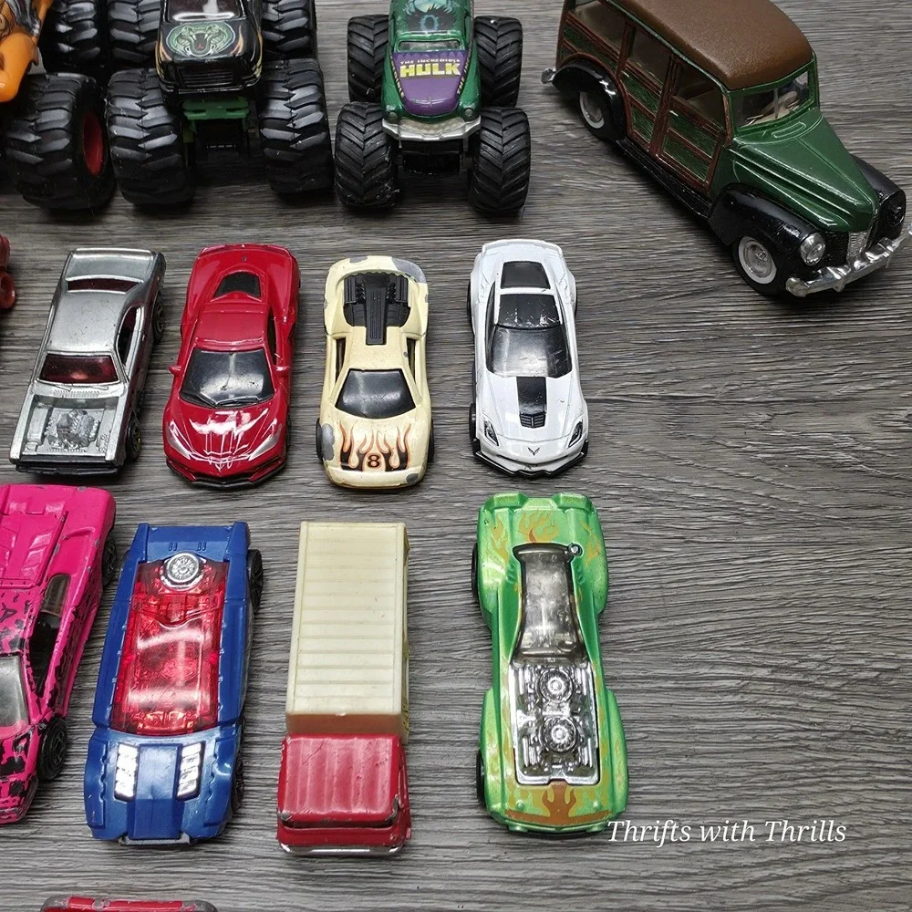 Hotwheels, Matchbox, Maisto, And More - Mixed Lot Of 28 Car, Trucks, And More